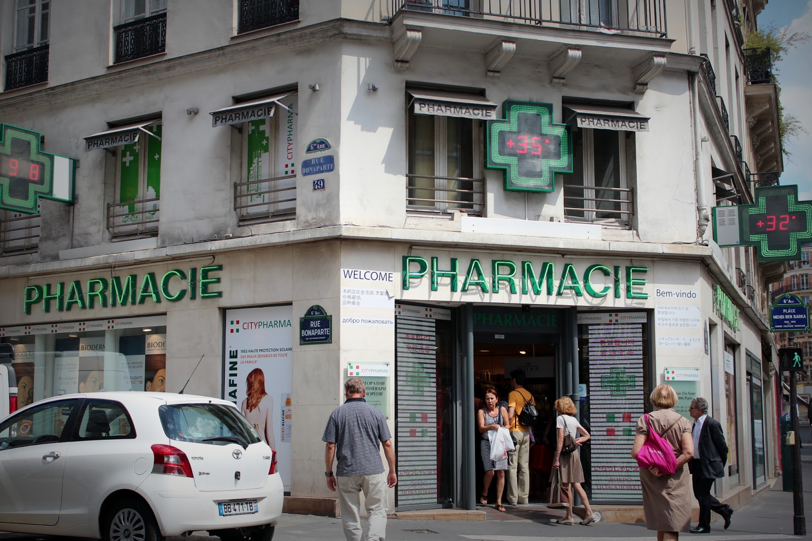 The Cheapest (and Best!) Pharmacy in Paris Lynncroyable!