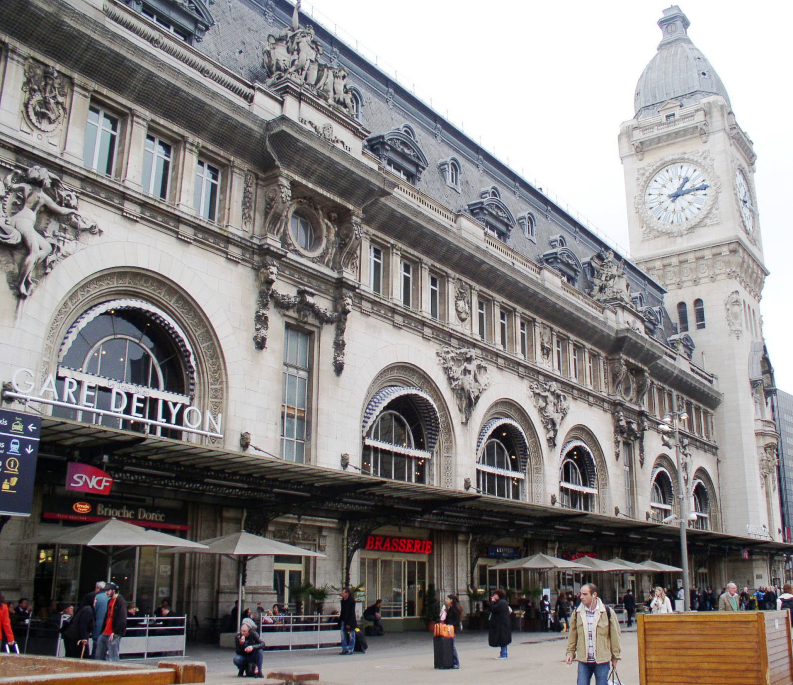 From Paris with Love Gare de Lyon